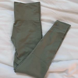 SETACTIVE SCULPT FLEX LEGGINGS -beautiful matcha color- size M